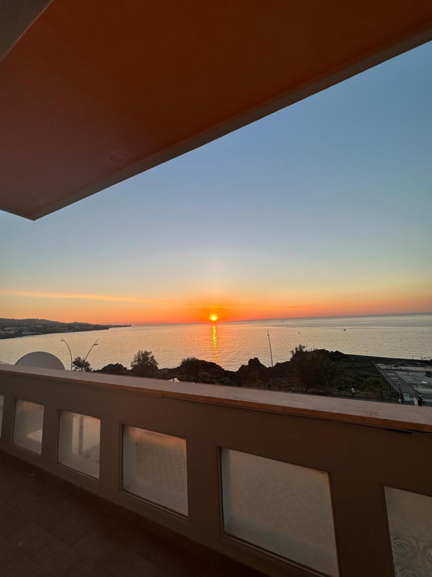 Perla Marina Sea View Apartment Katanya Dış mekan fotoğraf