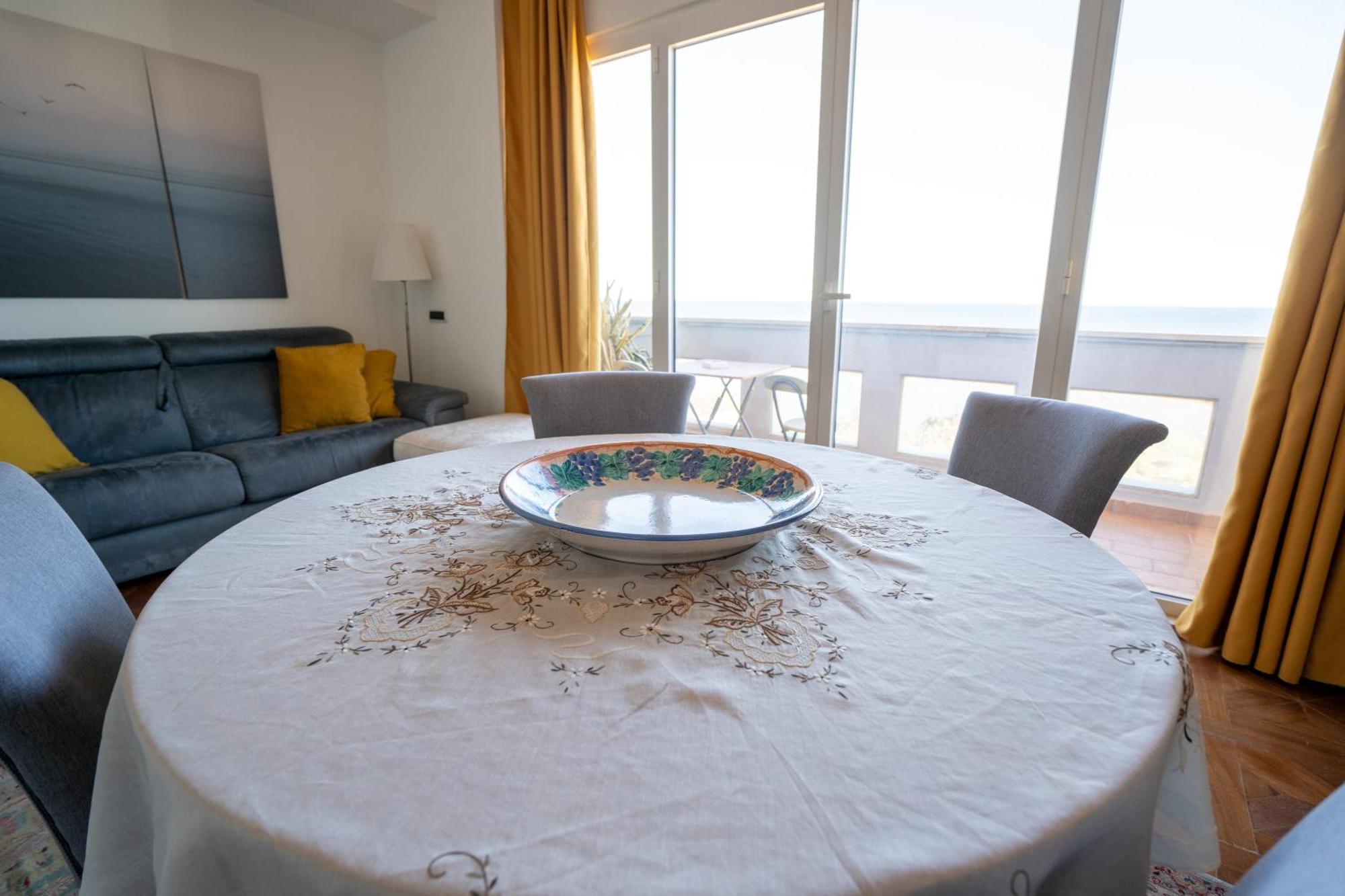 Perla Marina Sea View Apartment Katanya Dış mekan fotoğraf