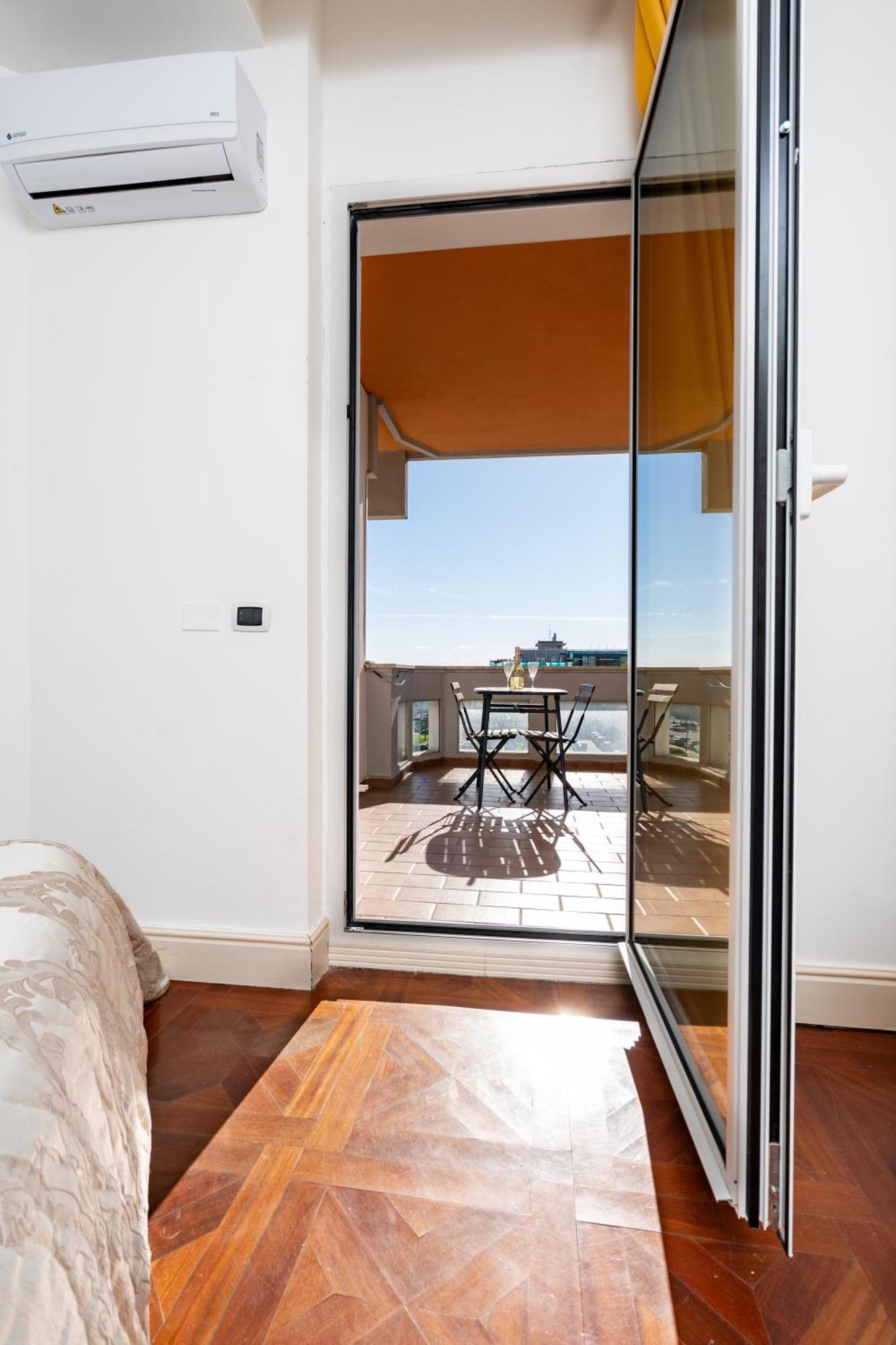 Perla Marina Sea View Apartment Katanya Dış mekan fotoğraf