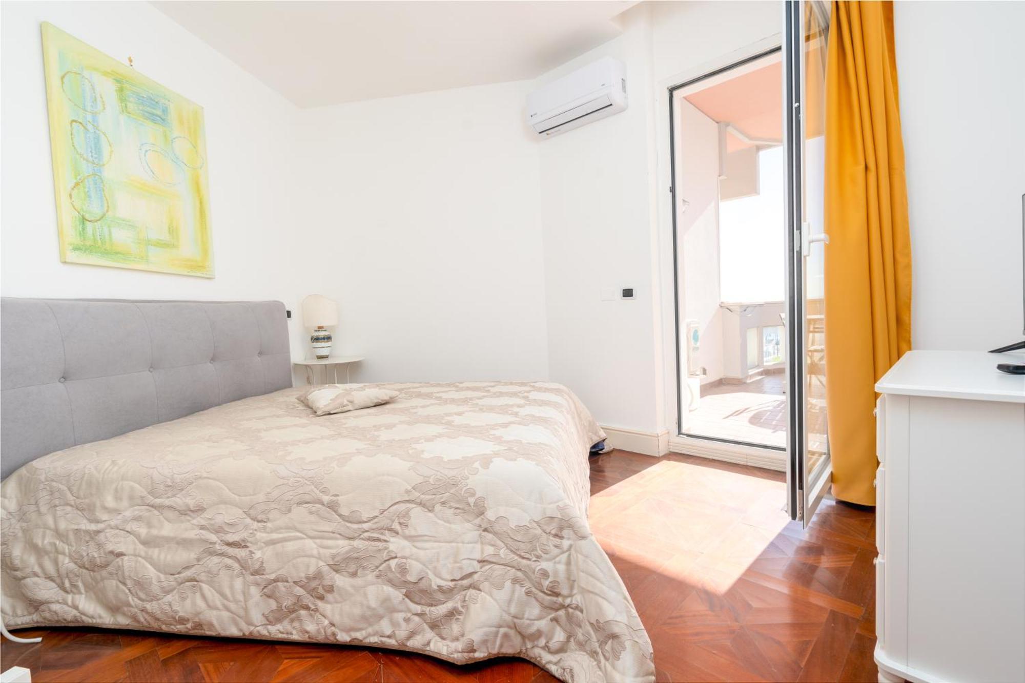 Perla Marina Sea View Apartment Katanya Dış mekan fotoğraf