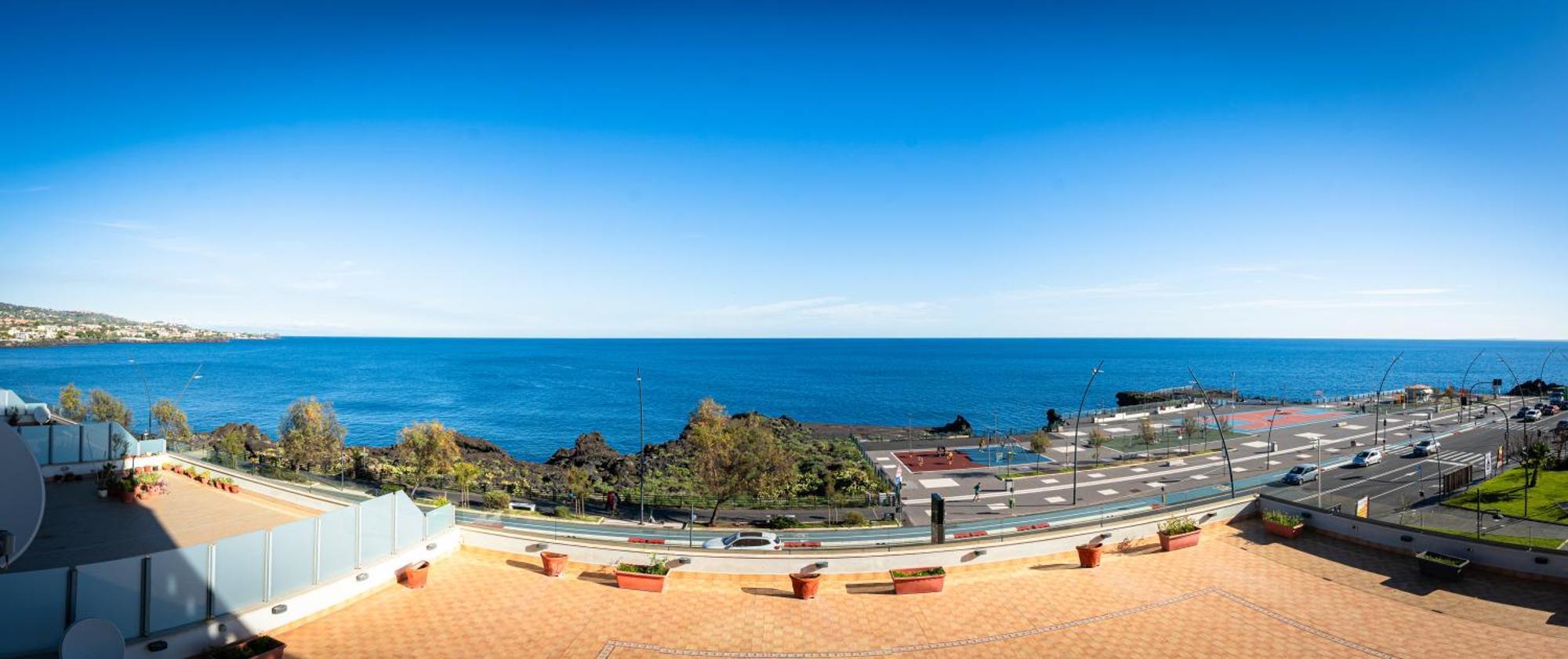 Perla Marina Sea View Apartment Katanya Dış mekan fotoğraf